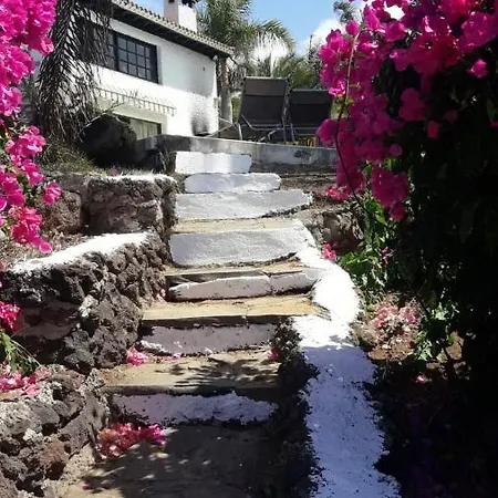House With 4 Bedrooms In La Matanza De Acentejo, With Wonderful Mountain View, Private Pool, Enclosed Garden - 500 M From The Beach * La Matanza De Acentejo